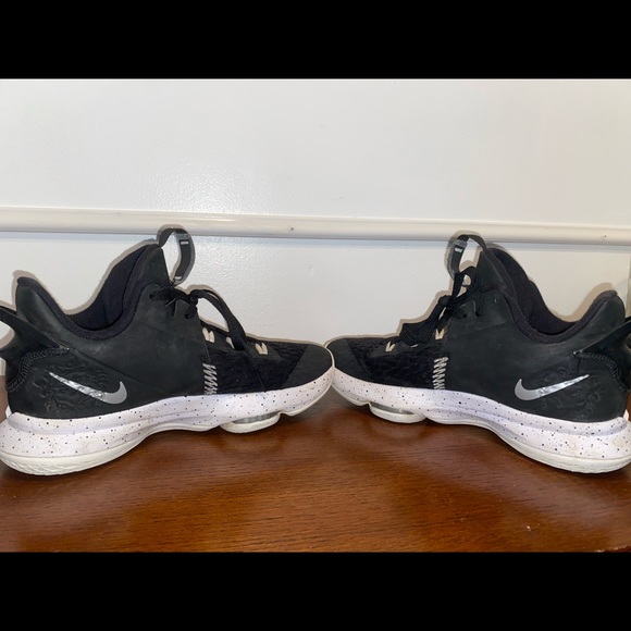 Nike Lebron Witness V5 -15/16 - Picture 6 of 8